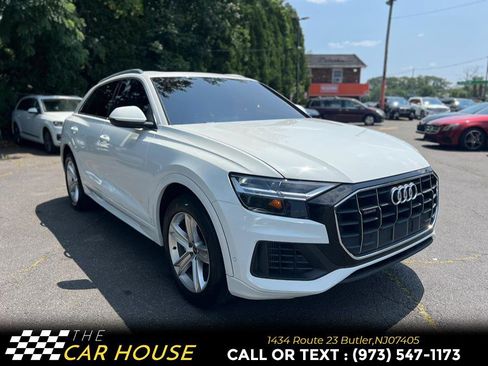 Used 2021 Audi Q8 Premium image 4