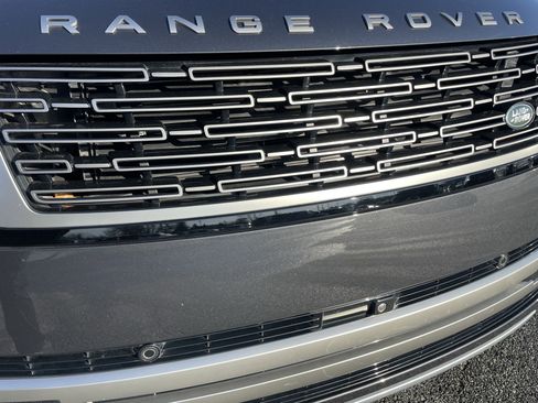 Used 2023 Land Rover Range Rover SE image 32