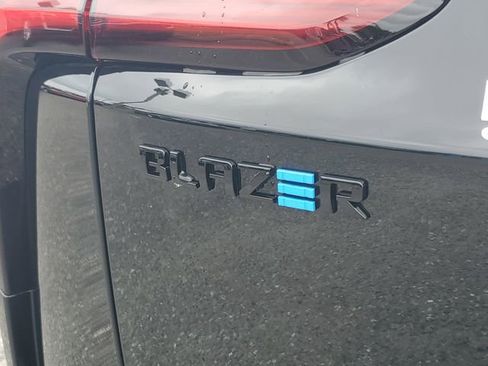 New 2025 Chevrolet Blazer EV LT image 7