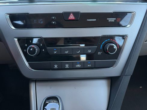 Used 2015 Hyundai Sonata SE FWD image 13