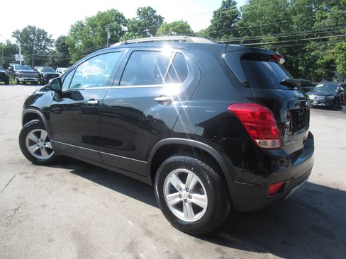 Used 2020 Chevrolet Trax LT w/ Sun & Sound Package AWD/4WD image 10