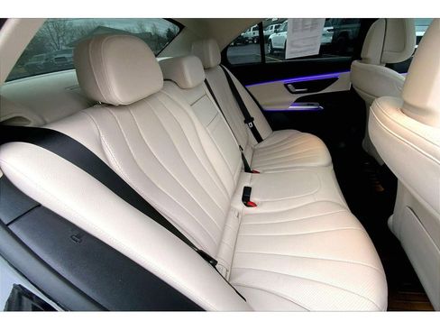 Used 2025 Mercedes-Benz E 350 4MATIC Sedan image 28