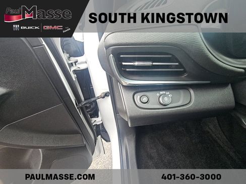 Used 2024 Buick Envista Sport Touring w/ Convenience I Package FWD image 10
