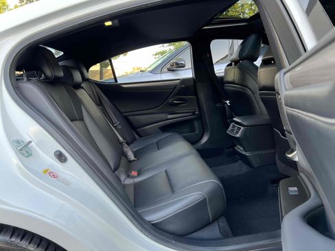 Used 2019 Lexus ES 350 F Sport w/ Accessory Package 2 FWD image 38