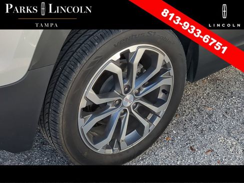 Used 2020 GMC Terrain SLT w/ Preferred Package image 12