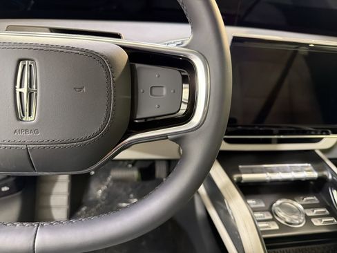 New 2026 Lincoln Nautilus Premier image 15