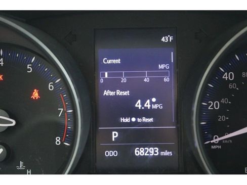 Used 2019 Toyota C-HR XLE FWD image 22