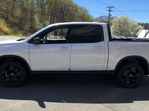 New 2026 Honda Ridgeline Black Edition image 6