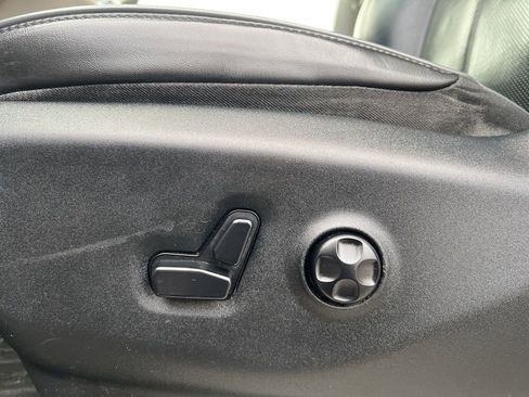 Used 2018 Chrysler Pacifica Limited image 10