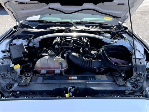 Used 2019 Ford Mustang Shelby GT350 w/ Technology Package RWD image 27