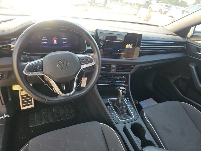 Used 2025 Volkswagen Jetta Sport FWD image 11