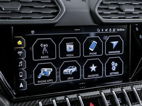 Used 2022 Lamborghini Urus AWD/4WD image 31