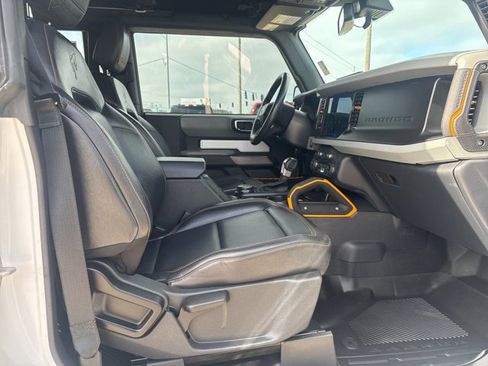 Used 2022 Ford Bronco Badlands image 10
