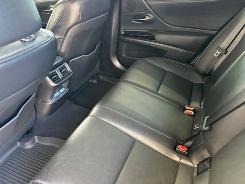 Used 2024 Lexus ES 300h w/ Premium Package FWD image 15