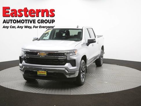 Used 2022 Chevrolet Silverado 1500 LT AWD/4WD image 56