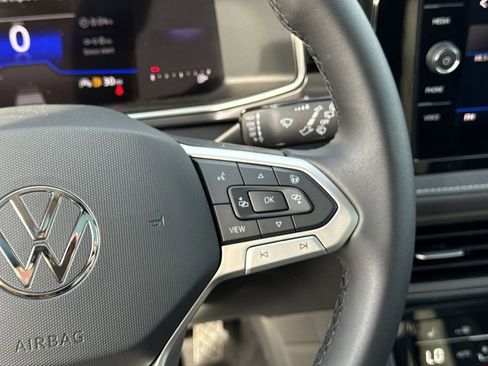 New 2026 Volkswagen Taos SE image 27