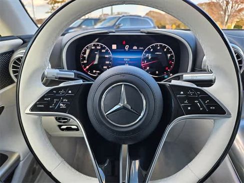 Used 2026 Mercedes-Benz Maybach SL 680 image 22