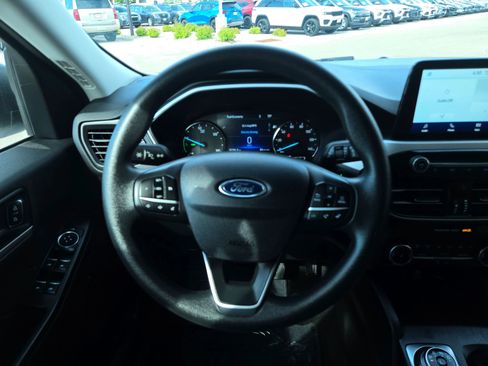 Used 2022 Ford Escape SE FWD image 14