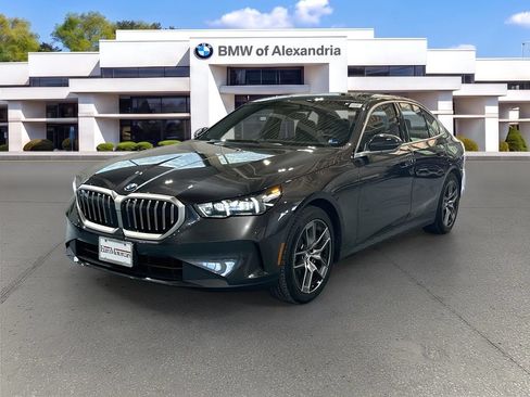 Used 2026 BMW 530i xDrive w/ Premium Package AWD/4WD image 1