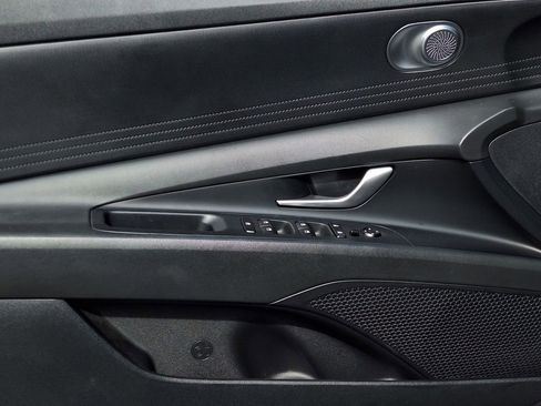Certified 2023 Hyundai Elantra SEL image 9