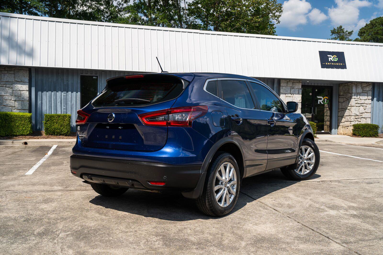 Used 2021 Nissan Rogue Sport S FWD image 2
