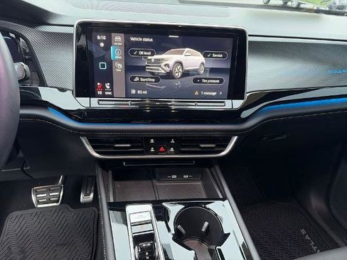 Used 2024 Volkswagen Atlas Cross Sport SEL Premium R-Line image 25