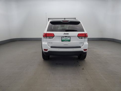 Used 2019 Jeep Grand Cherokee Laredo w/ 18" Wheel & 8.4" Radio Group image 6