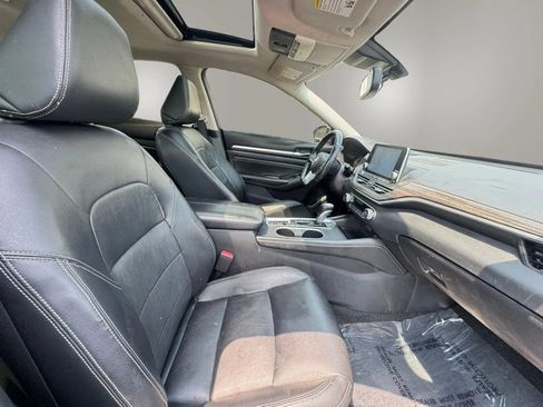 Used 2019 Nissan Altima 2.5 SL FWD image 16