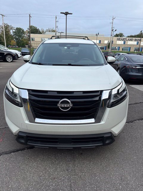 Used 2022 Nissan Pathfinder SV AWD/4WD image 7