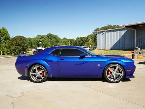 Used 2021 Dodge Challenger R/T Scat Pack RWD image 3