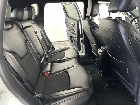 Used 2023 Jeep Compass Trailhawk image 11