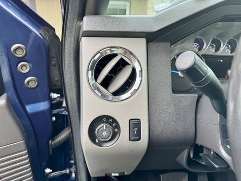 Used 2014 Ford F250 Lariat w/ Lariat Ultimate Package AWD/4WD image 20