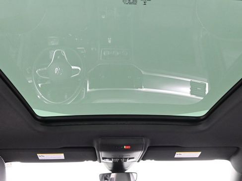 Used 2020 Volkswagen Atlas Cross Sport SEL R-Line image 4