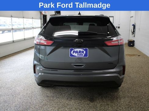 Used 2022 Ford Edge SE w/ Black Appearance Package AWD/4WD image 4