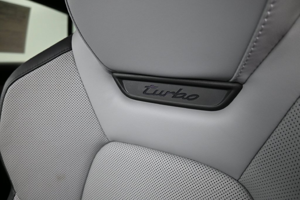 Certified 2026 Porsche Cayenne Turbo AWD/4WD image 11