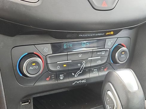 Used 2016 Ford Focus SE FWD image 11