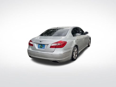 Used 2013 Hyundai Genesis 3.8 w/ Premium Pkg RWD image 5