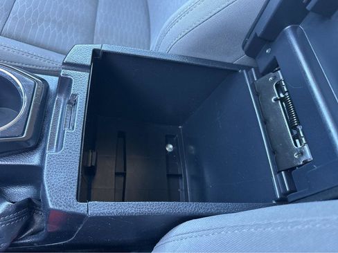 Used 2019 Toyota Tacoma SR image 29