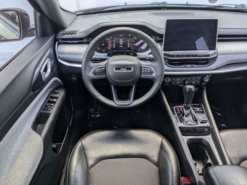 Used 2023 Jeep Compass Latitude w/ Convenience Group AWD/4WD image 17