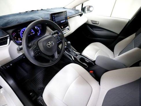 Used 2022 Toyota Corolla LE FWD image 6