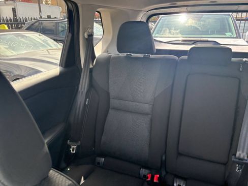 Used 2025 Nissan Rogue SV FWD image 40
