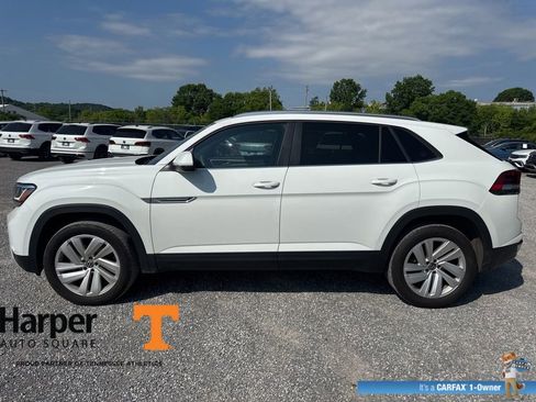 Used 2023 Volkswagen Atlas Cross Sport SE w/ Panoramic Sunroof Package AWD/4WD image 2