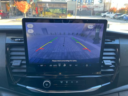 Used 2023 Ford Transit 350 XLT image 21