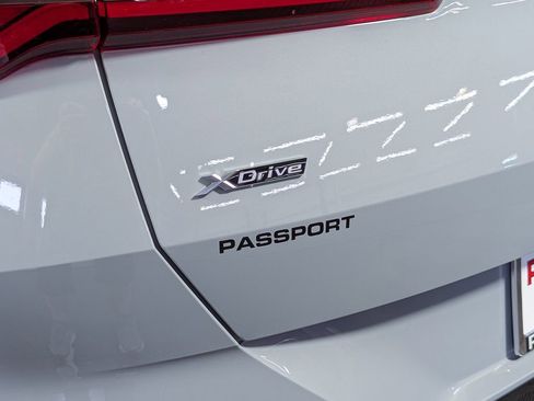 Used 2025 BMW X3 xDrive30i image 11