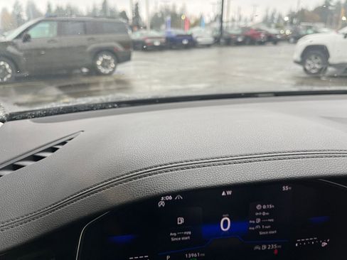 Used 2025 Volkswagen Jetta SE image 34