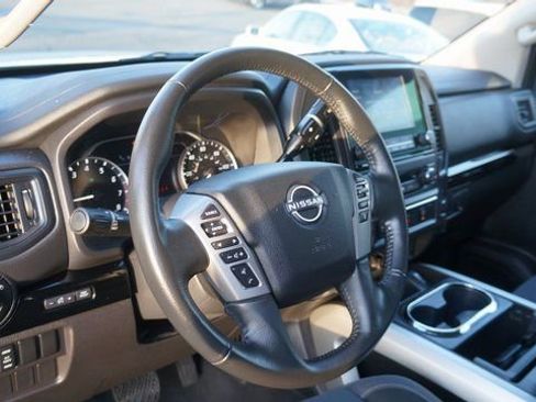 Used 2024 Nissan Titan SV w/ SV Convenience Package AWD/4WD image 10