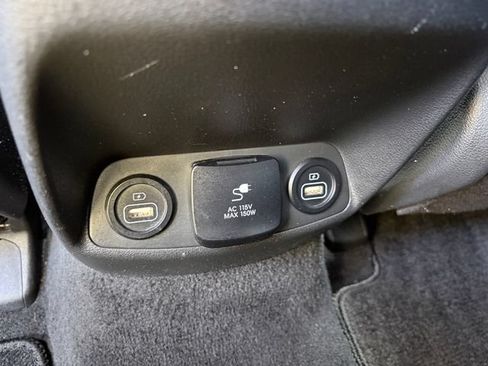 Used 2022 Hyundai Santa Fe Limited FWD image 9
