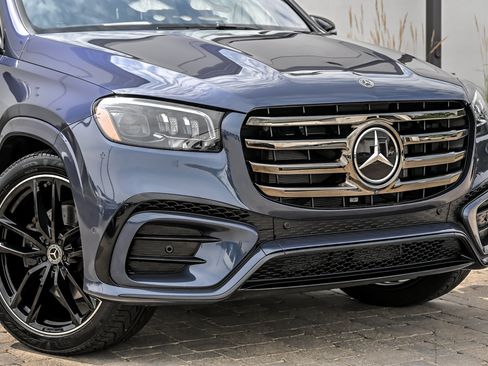 Used 2024 Mercedes-Benz GLS 450 4MATIC w/ AMG Line Exterior image 2