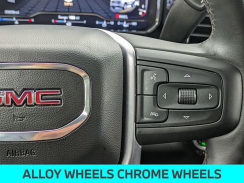 Used 2025 GMC Sierra 1500 SLT image 18