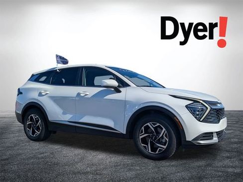 Certified 2024 Kia Sportage LX image 2